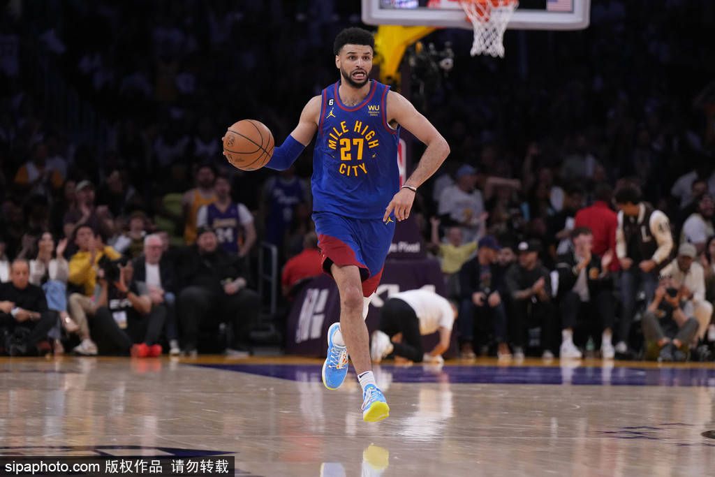 NBA常规赛，活塞客场114-146惨负雄鹿，遭遇23连败！